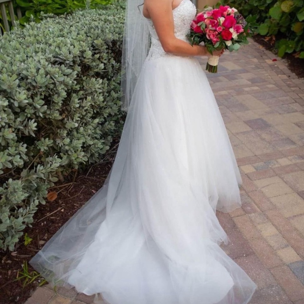 Wedding dress